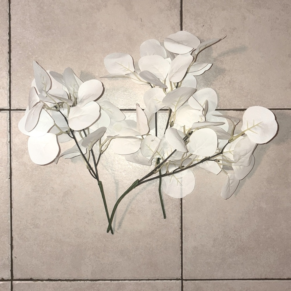 Artificial white eucalyptus bunches